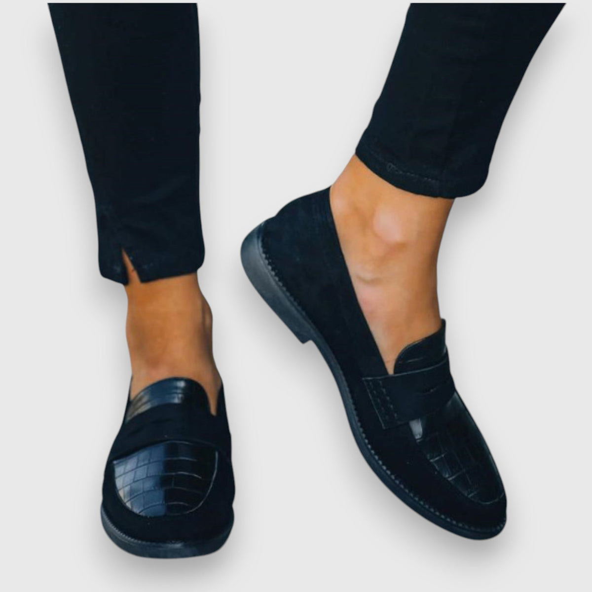 Sara | Crocodile Moccasins