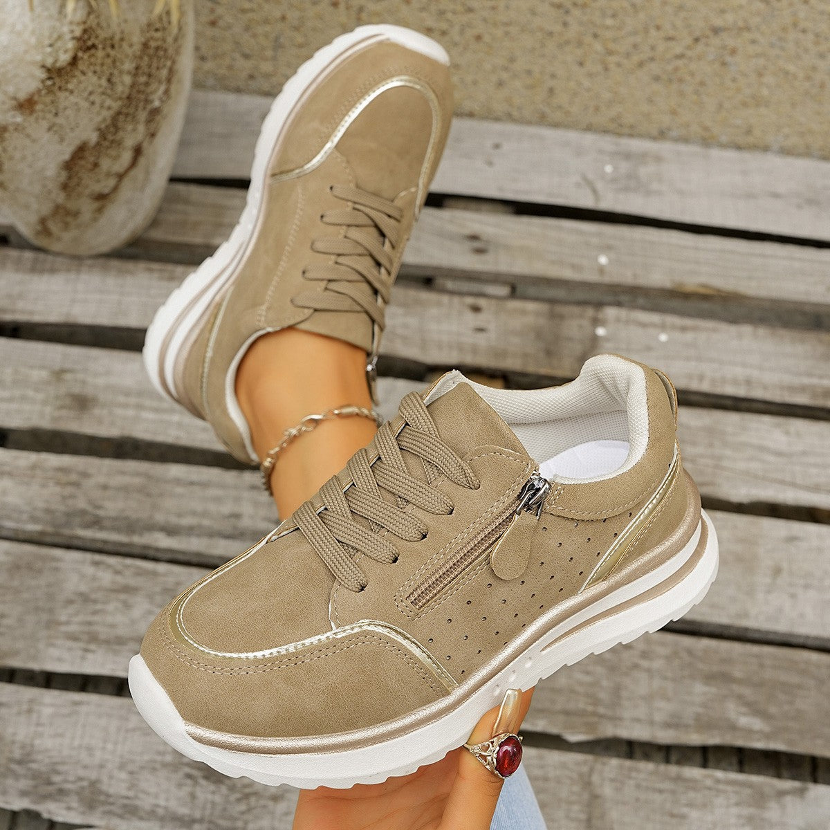 Émilie | Elegant Comfort Zip Sneakers