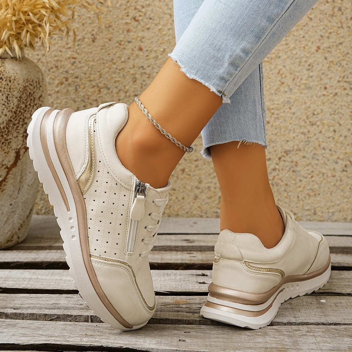 Émilie | Elegant Comfort Zip Sneakers