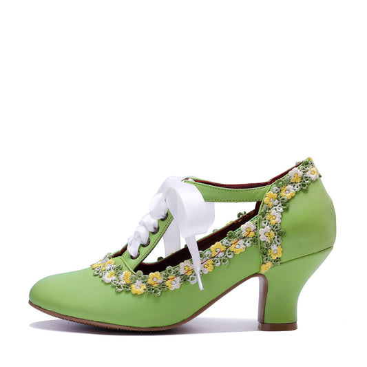 Spring Daisy Floral Vintage Pumps